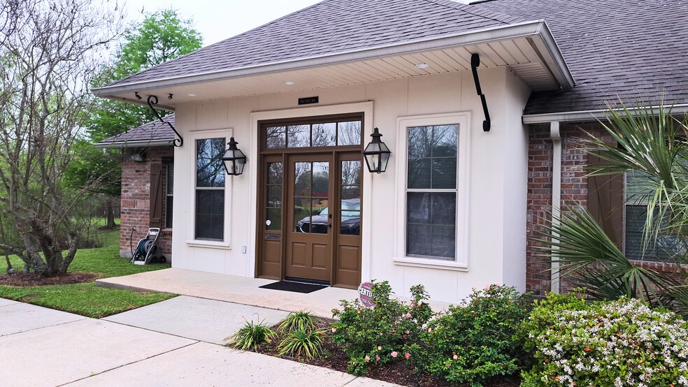 Primary Photo Of 16851 Jefferson Hwy, Baton Rouge Office For Sale