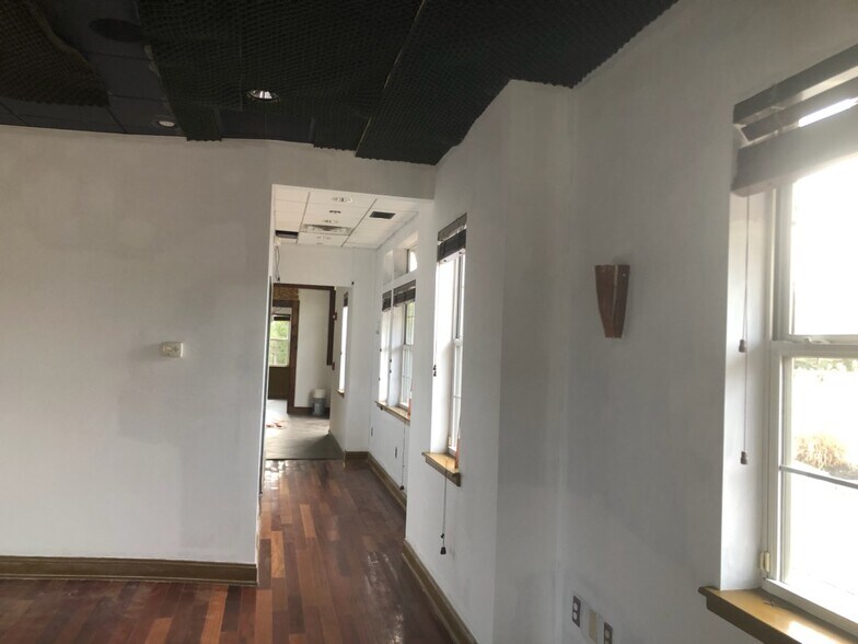 More Photos Of 1275 S River Rd, Cranbury Medical For Sale