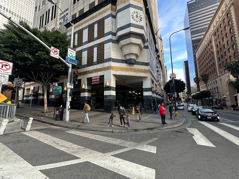 More Photos Of 660 S Figueroa St, Los Angeles Office For Lease