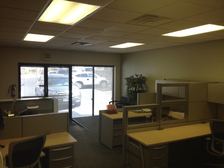 More Photos Of 240 E Sunset Rd, El Paso Office For Lease