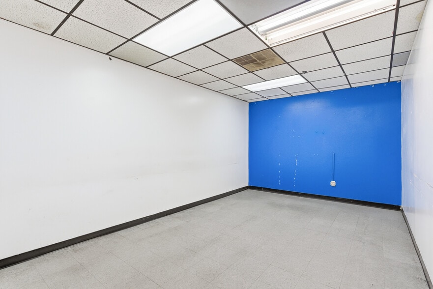 More Photos Of 128 Wilson Ave, Newark Office For Lease