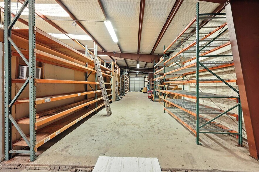 More Photos Of 3000 E Loop 820 S, Fort Worth Warehouse For Sale