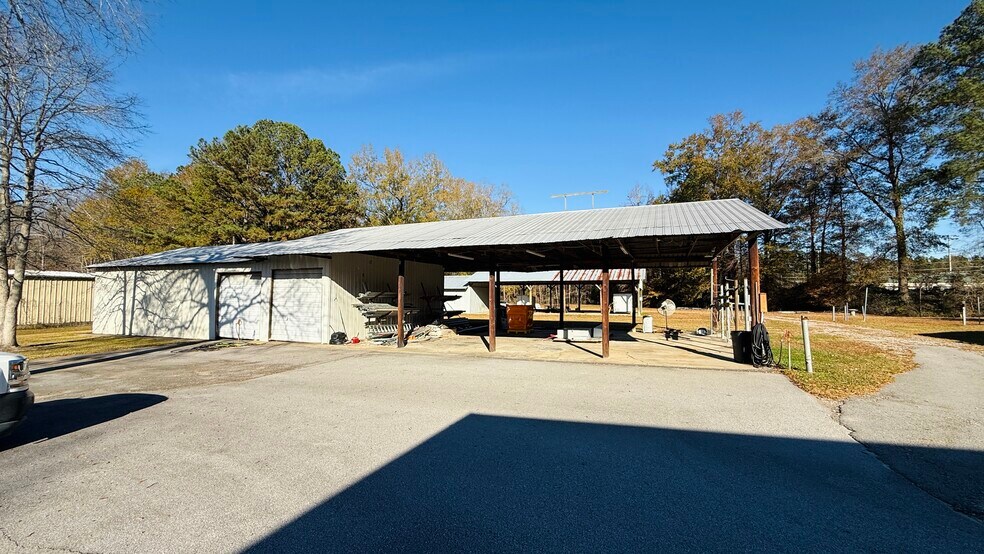 More Photos Of 105 Sunbelt Blvd, Columbia Distribution For Sale