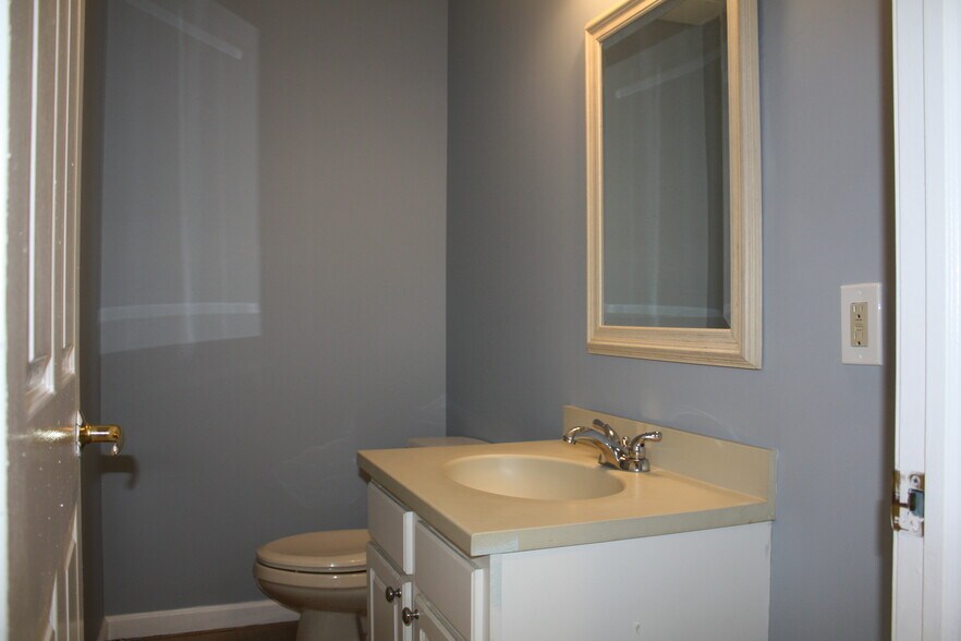 More Photos Of 80 E Main St, Port Jervis Flex For Sale