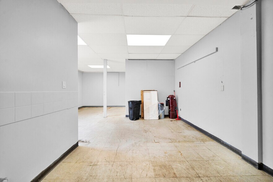 More Photos Of 2518 Clearbrook Rd, Abbotsford Apartments For Lease