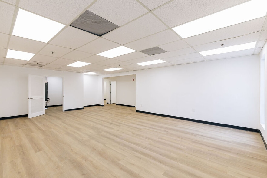 More Photos Of 4200 N 29th Ave, Hollywood Unknown For Lease