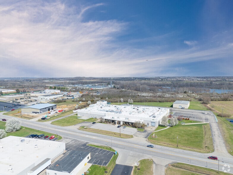 More Photos Of 3024 Symmes Rd, Hamilton Manufacturing For Lease