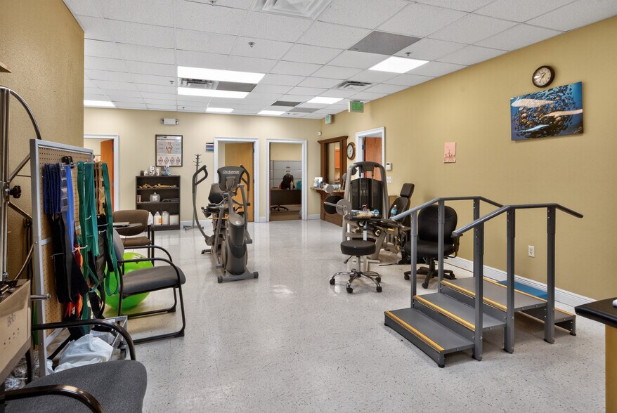 More Photos Of 733 & 737 County Road 466, Lady Lake Medical For Sale