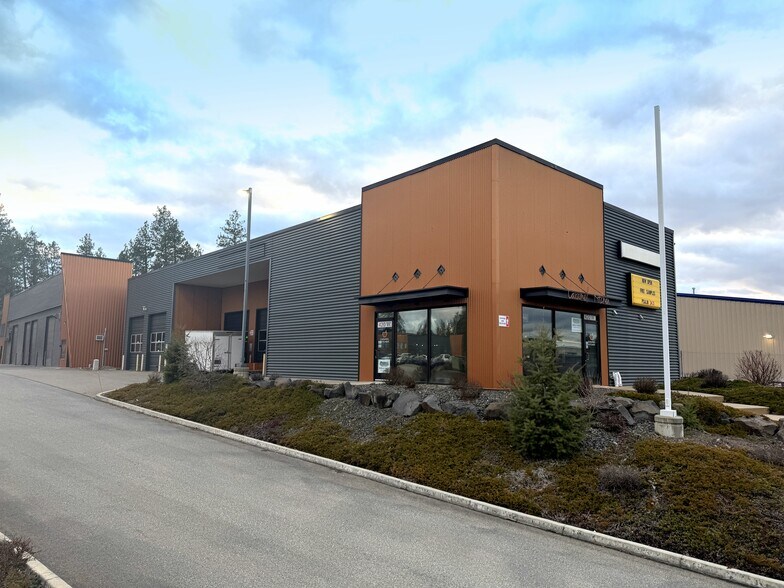 Primary Photo Of 420 W Seltice Way, Post Falls Auto Repair For Lease