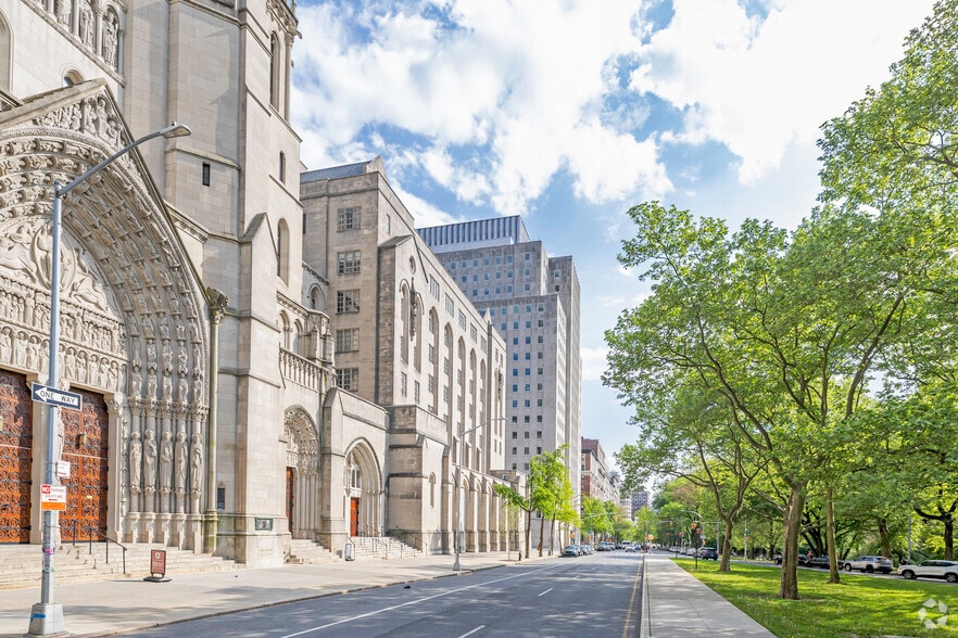 More Photos Of 475 Riverside Dr, New York Office For Lease