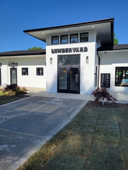 More Photos Of 200 S Pendleton Ave, Pendleton General Retail For Sale