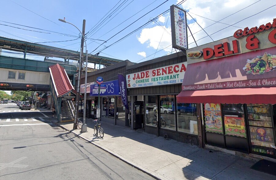 More Photos Of 688 Seneca Ave, Ridgewood Restaurant For Lease