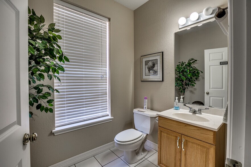 More Photos Of 1120 Rambling Oaks Dr, Norman Office For Lease