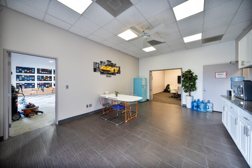 More Photos Of 731-733 E San Bernardino Rd, Covina Warehouse For Sale