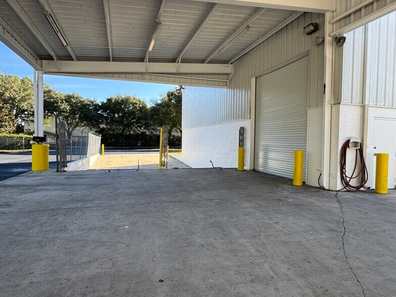 More Photos Of 1804 Concept Ct, Daytona Beach Distribution For Lease