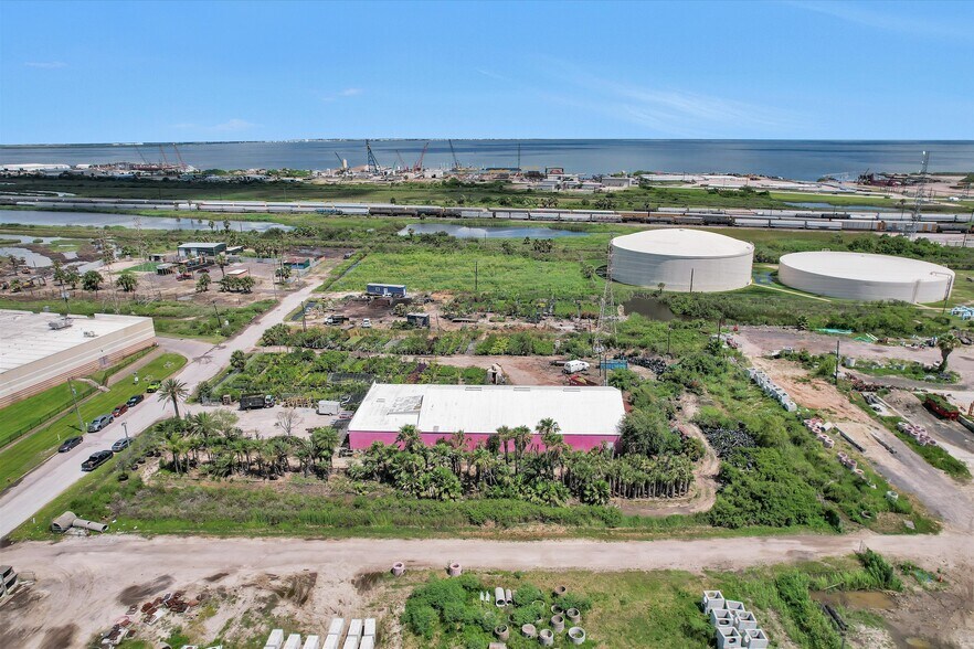More Photos Of 510 61st St, Galveston Warehouse For Sale