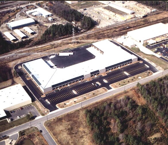 More Photos Of 500 Woodlake Dr, Chesapeake Light Manufacturing For Lease