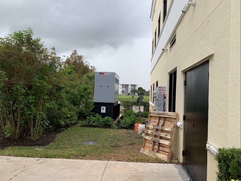 More Photos Of 7950 SW 30th St, Davie Medical For Sale
