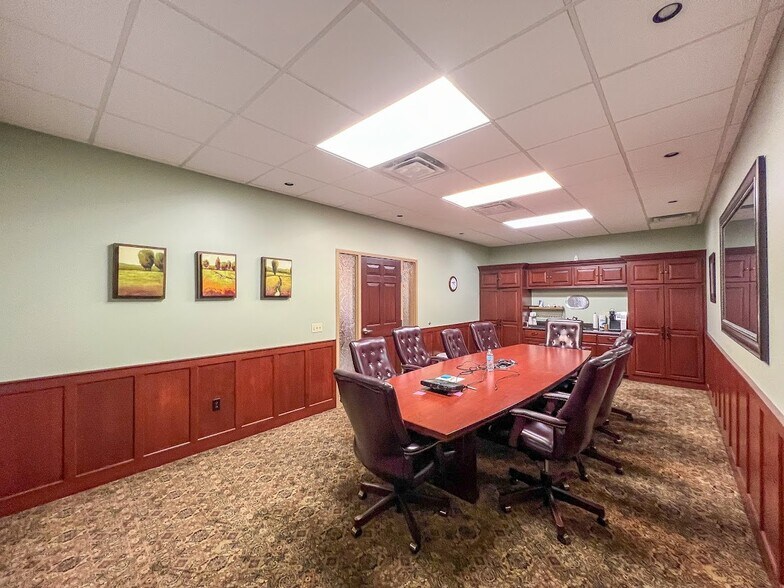 More Photos Of 1737 N Main Ext St, Butler Light Distribution For Sale