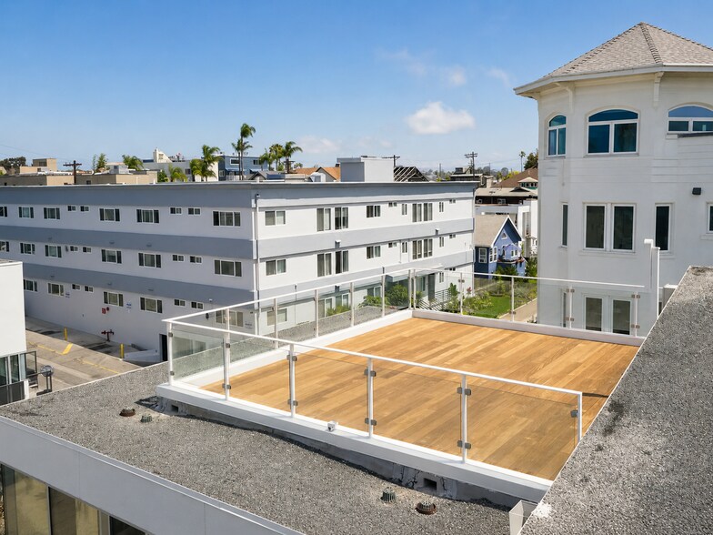 More Photos Of 701 Ocean Front Walk, Venice Unknown For Lease