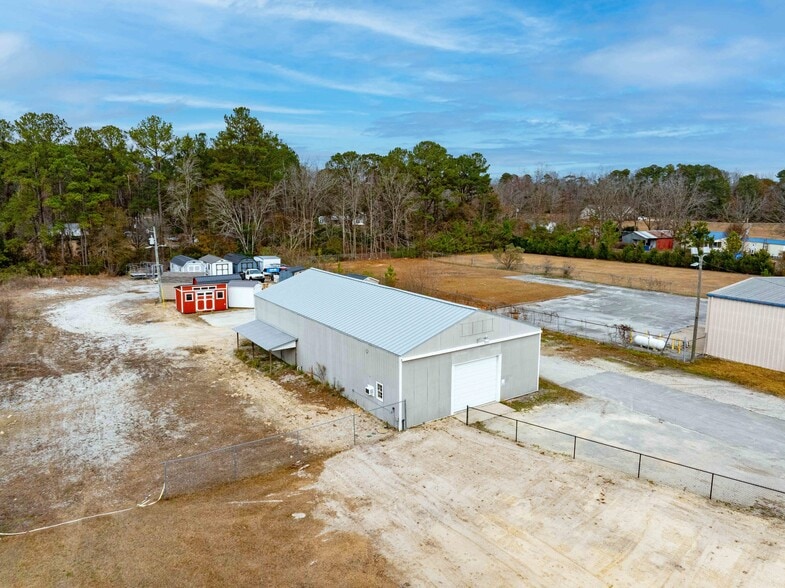 More Photos Of 3261 New Bern Hwy, Jacksonville Light Distribution For Lease