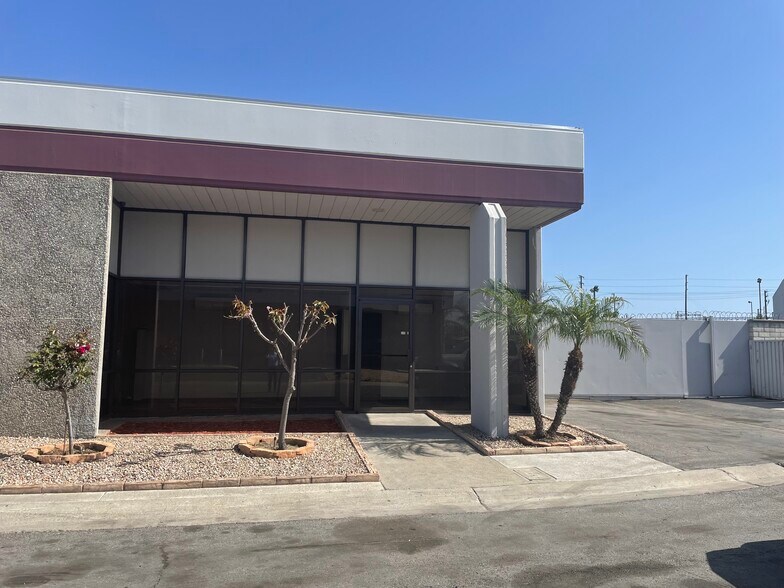 More Photos Of 1163 N Knollwood Cir, Anaheim Manufacturing For Lease