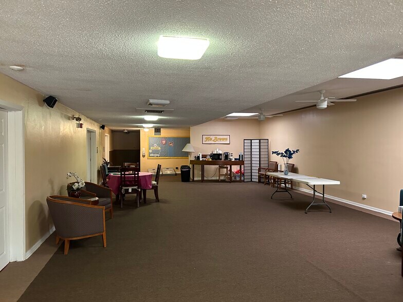 More Photos Of 1106-1110 Madison St, Oak Park Specialty For Sale