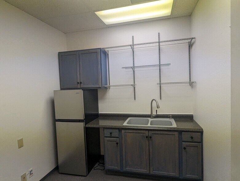 More Photos Of 5510 Skylane Blvd, Santa Rosa Office For Lease