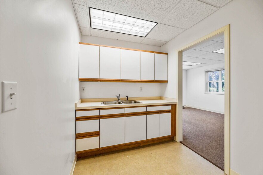 More Photos Of 705 9th St, Florence Medical For Lease