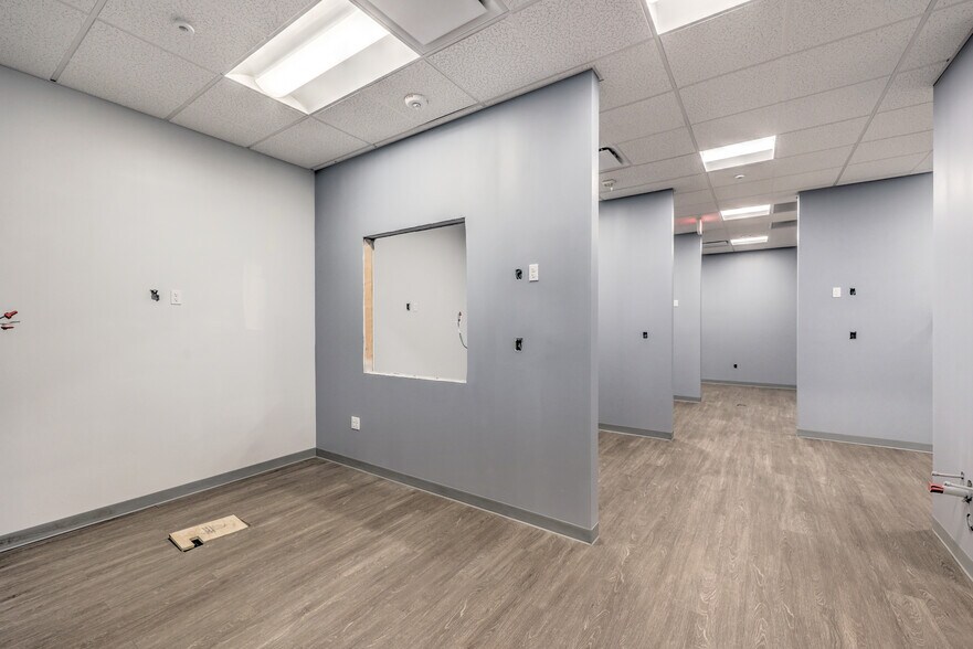 More Photos Of 2943-3073 W Craig Rd, North Las Vegas Unknown For Lease