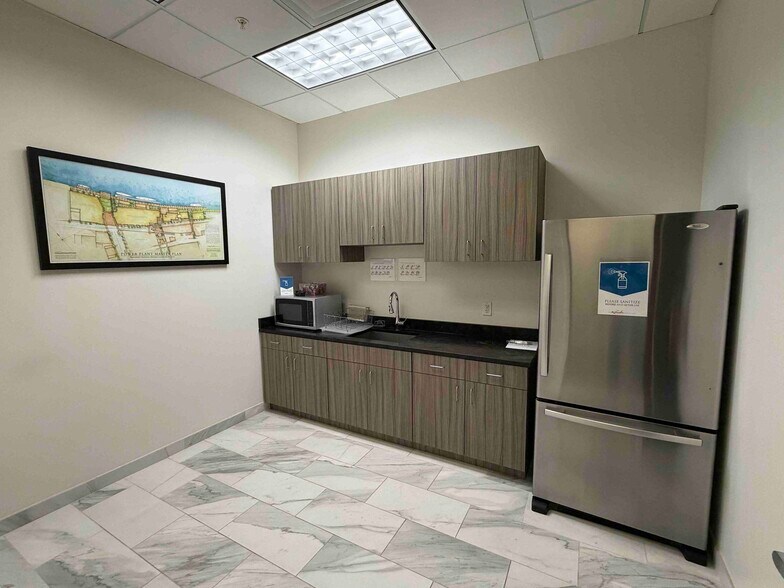 More Photos Of 4901 Vineland Rd, Orlando Office For Lease