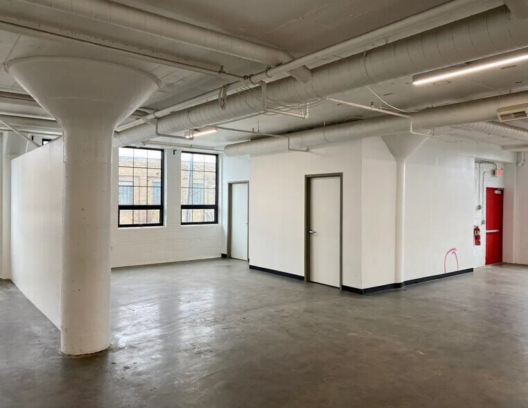 More Photos Of 1729 N 2nd St, Minneapolis Flex For Lease