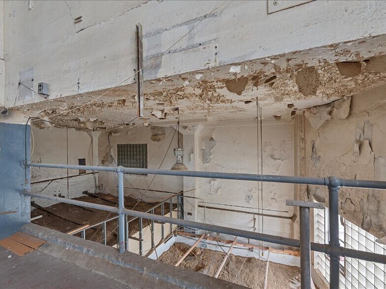 More Photos Of 808-22 Burnet Ave, Syracuse Warehouse For Sale