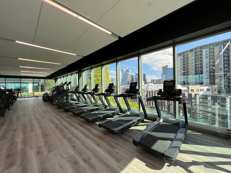More Photos Of 401 S 1st St, Austin Office For Sale