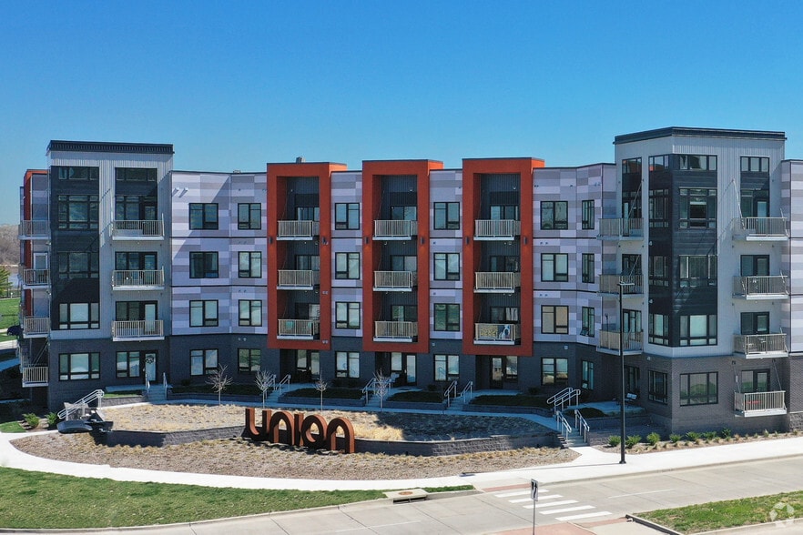 More Photos Of 1000 Berkley Pky, Kansas City Apartments For Sale