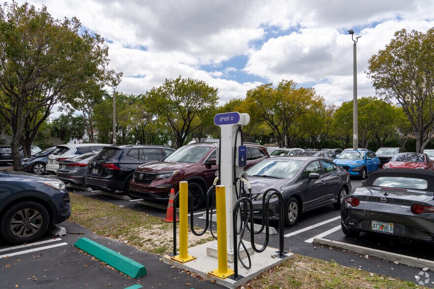 More Photos Of 8400 NW 33rd St, Doral Coworking Space