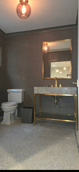 More Photos Of 733 10th St, Santa Monica Storefront Retail Office For Lease