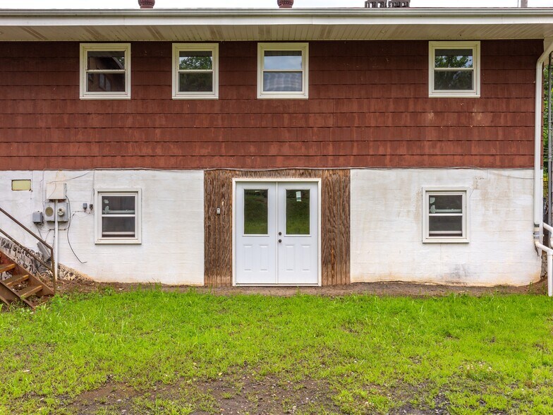 More Photos Of , Bakersville Unknown For Sale