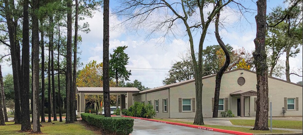 More Photos Of 102 E Walker St, League City Office For Lease