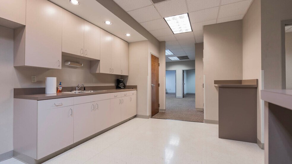 More Photos Of 12927 Plaza Dr, Richmond Light Manufacturing For Lease