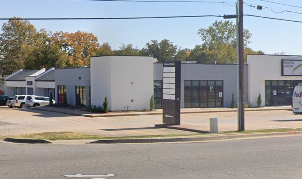 Primary Photo Of 2005 S Elm Pl, Broken Arrow Unknown For Sale