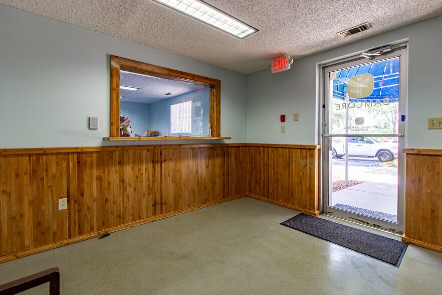 More Photos Of 310 Cypress Rd, Ocala Manufacturing For Lease