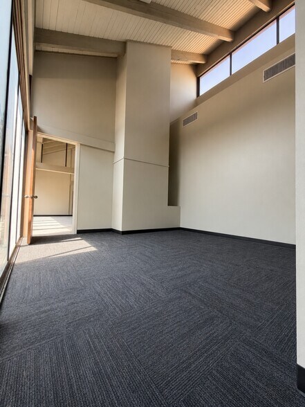More Photos Of 3132 W 5th St, Fort Worth Office For Lease