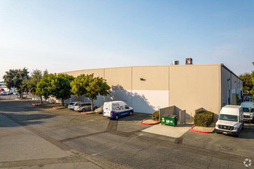 More Photos Of 859 F St, West Sacramento Industrial For Sale