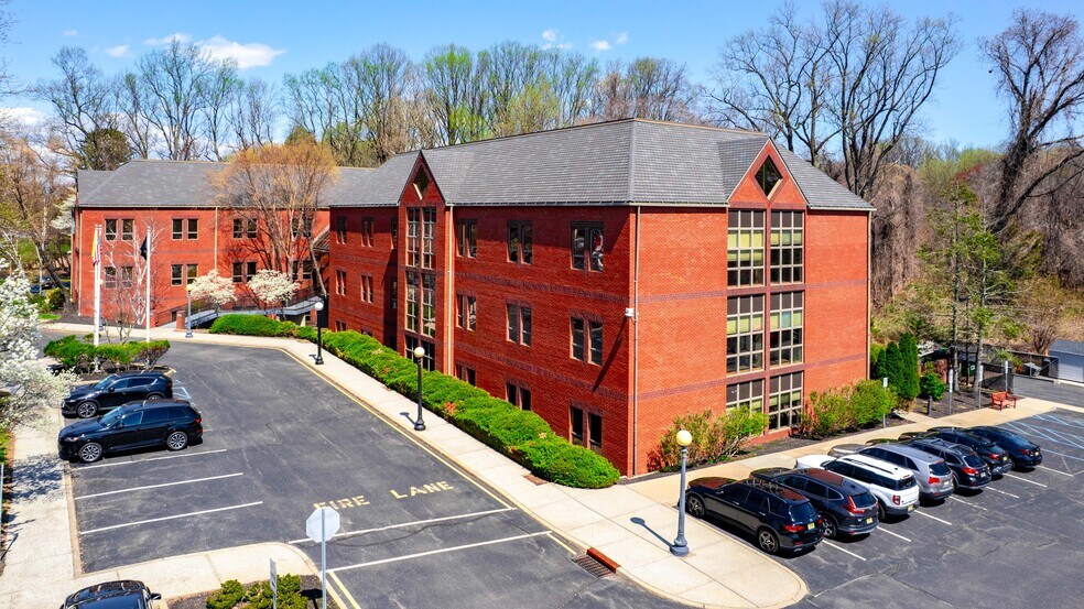 More Photos Of 11 Tindall Rd, Middletown Office For Sale