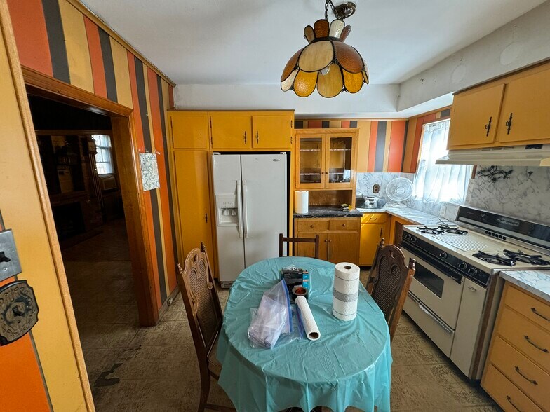 More Photos Of 1006-1008 Paterson Plank Rd, North Bergen Storefront Retail Residential For Sale