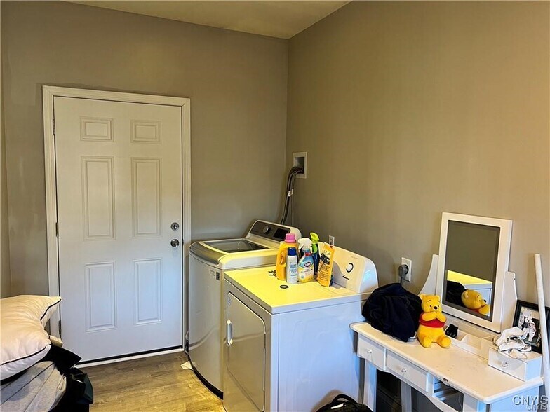 More Photos Of 461 S Main St, North Syracuse Office For Sale