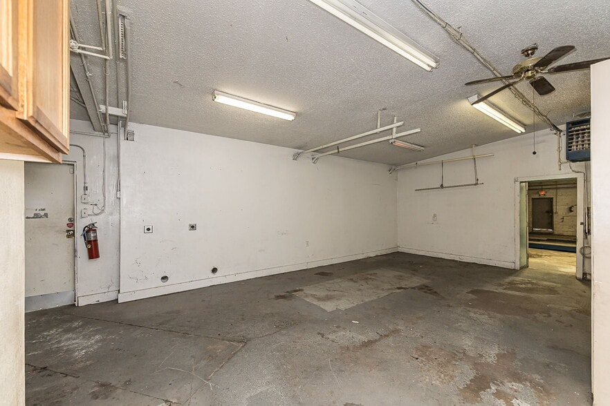 More Photos Of 4516 S St Peters Pky, Saint Charles Auto Dealership For Sale