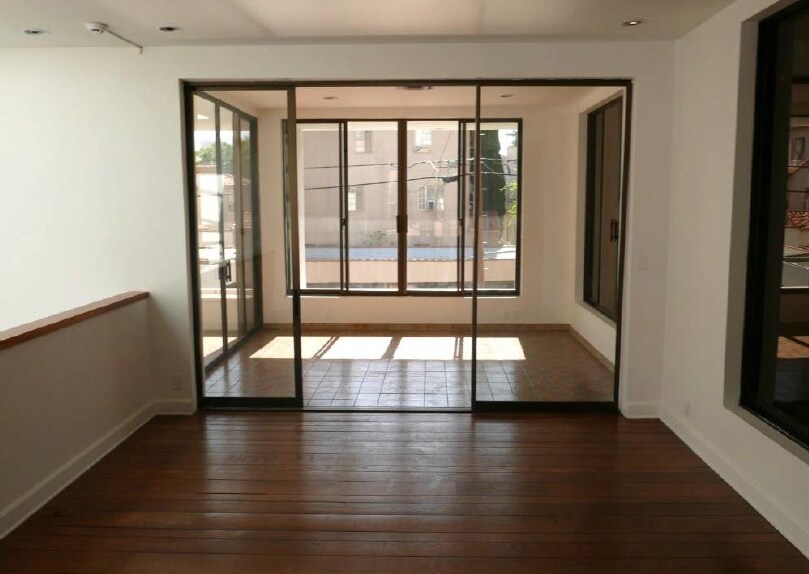 More Photos Of 145 S Rodeo Dr, Beverly Hills Storefront Retail Office For Lease