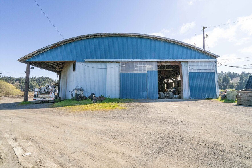 More Photos Of 93761 Hackett Ln, Coos Bay Distribution For Sale